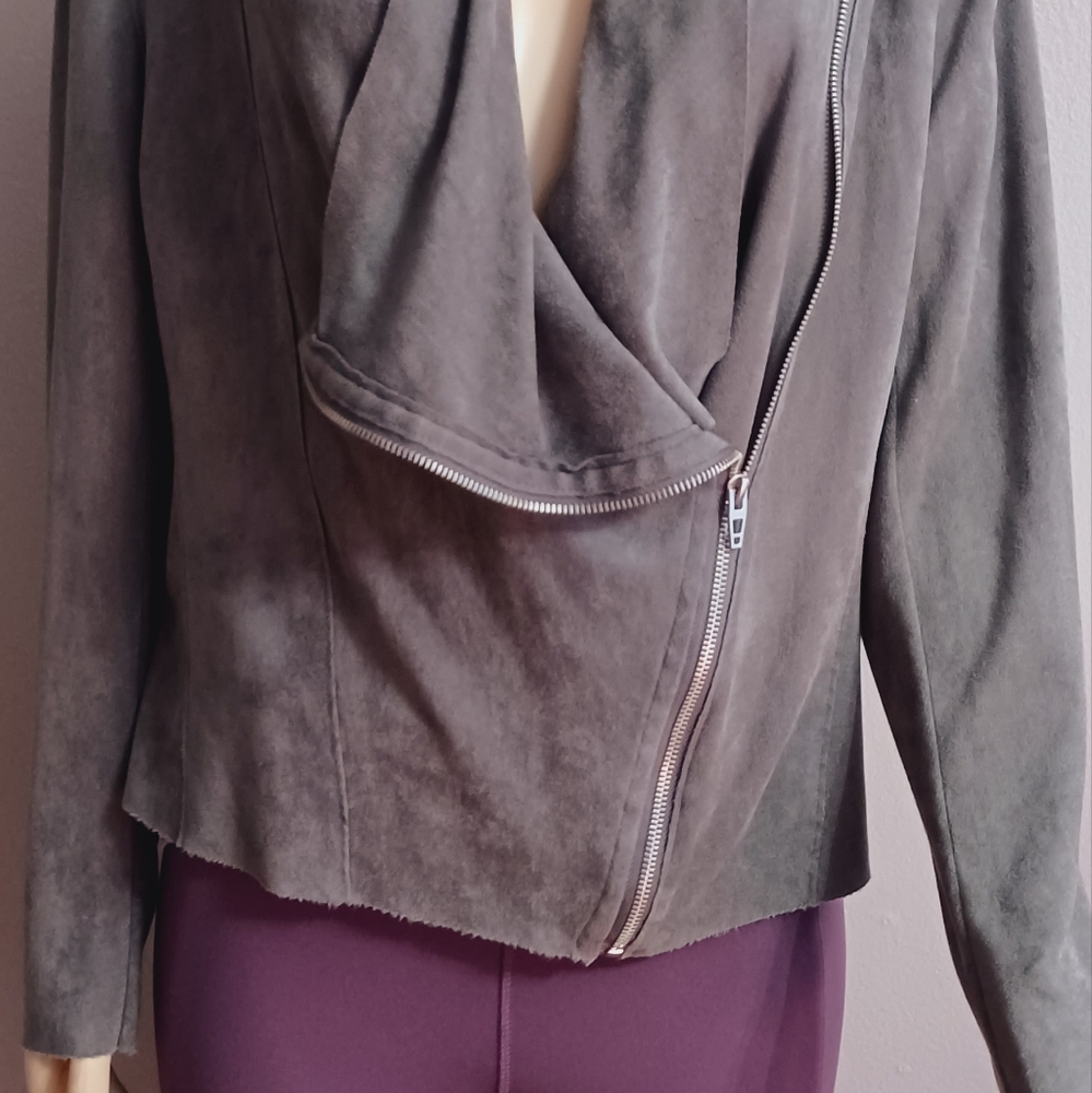 Blank NYC asymmetrical zipper front faux suede drape style jacket size XL